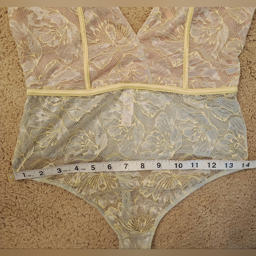 Vintage Auden Sheer Floral Mesh Lace Thong Bodysuit w Criss Cross Straps. - Picture 9 of 12